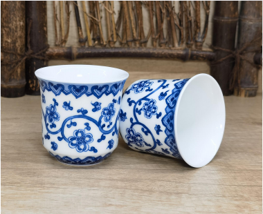 "Eight-Headed Hand-Painted Blue and White Tea Set - Prosperous Elegance"