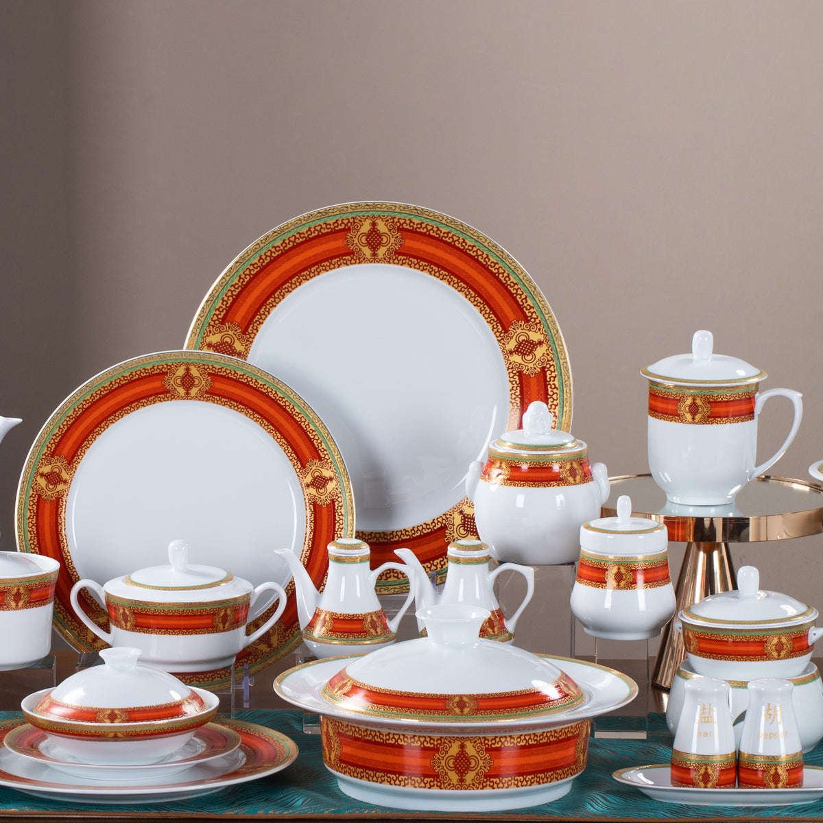 Heritage in Red & Gold · 128-Piece Dinner Service — detail view 1