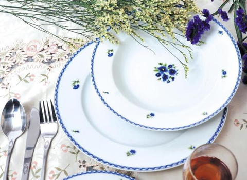 "Prosperity Peony" State Banquet Porcelain: A Masterpiece of Jingdezhen Craftsmanship