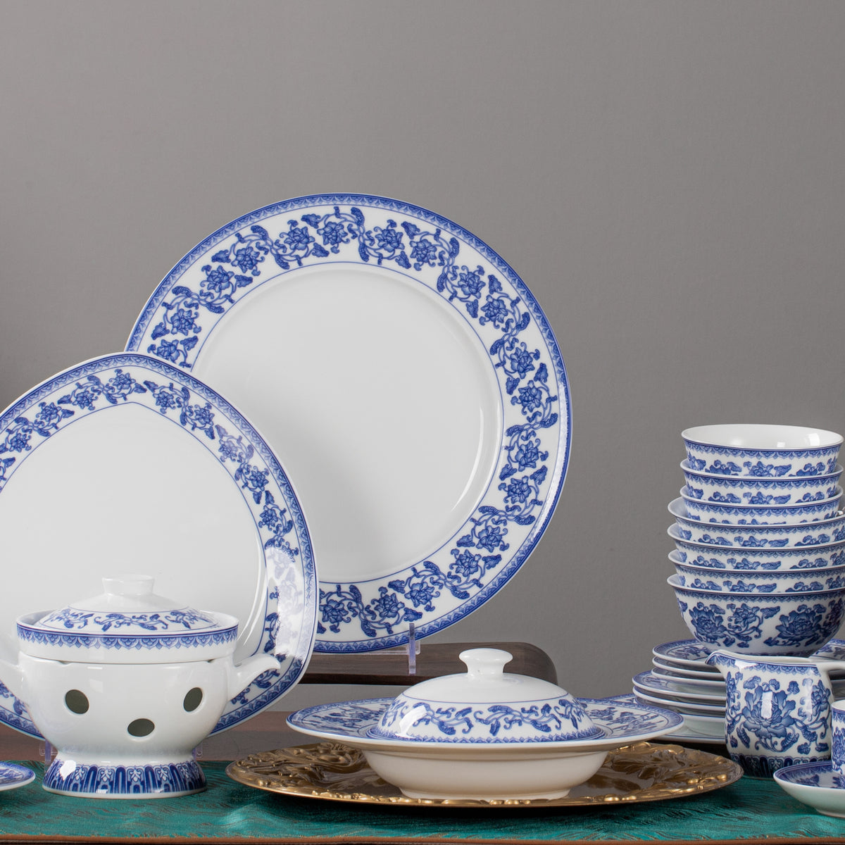 Blue Peony Scroll · 89-Piece Dinner Service — detail view 1